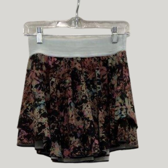Lululemon Court Rival High-Rise Skirt – Stencil Blossom Red Multi – Size 6 - Picture 2 of 9